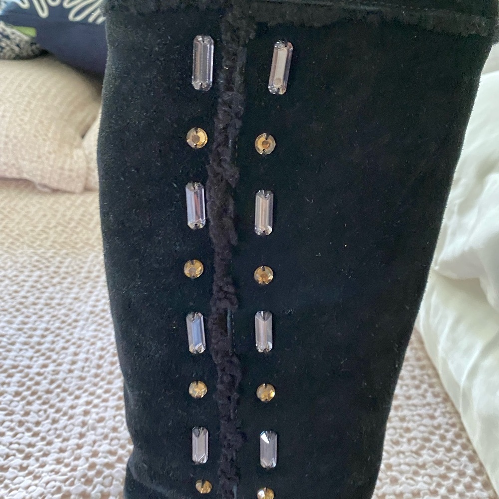 tory burch suede lined stone detail boots size 11m